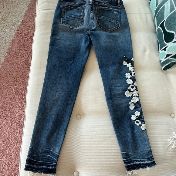 DRIFTWOOD Marilyn Blue Jeans with White Floral Embroidery - Picture 4 of 6